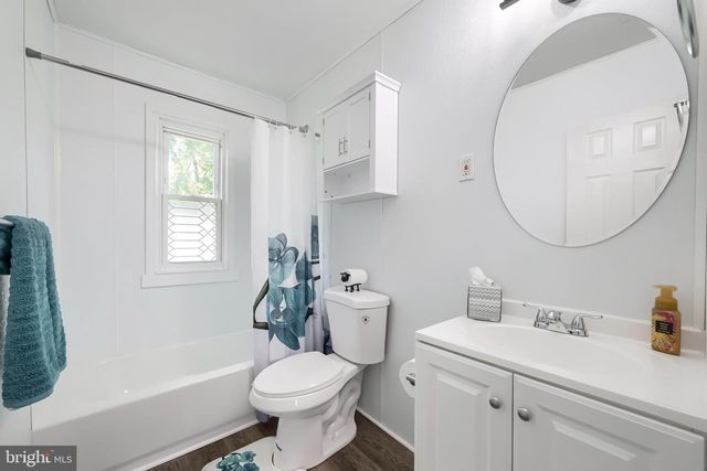 3 HONEYCOMB RD, Middle River, MD 21220