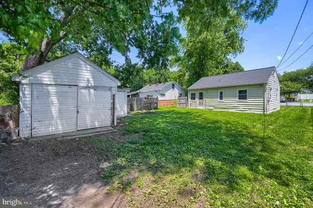3 HONEYCOMB RD, Middle River, MD 21220