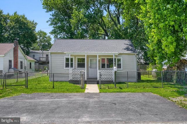 3 HONEYCOMB RD, Middle River, MD 21220
