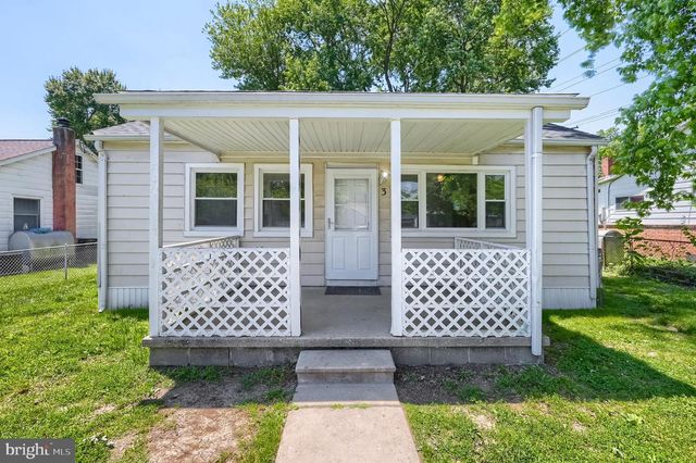 3 HONEYCOMB RD, Middle River, MD 21220