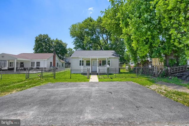 3 HONEYCOMB RD, Middle River, MD 21220