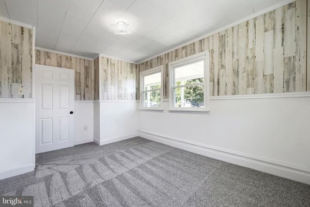 3 HONEYCOMB RD, Middle River, MD 21220