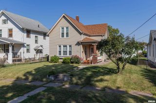1561 29TH Avenue, Moline, IL 61265