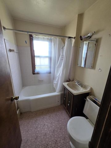 3029 N 88th STREET, Milwaukee, WI 53222