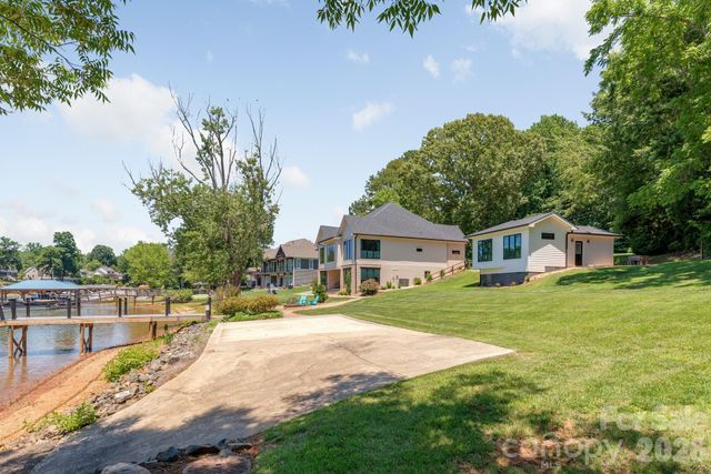 445 Sundown Road, Mooresville, NC 28117