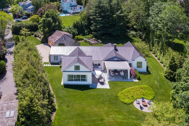 7 Hanna Lane, Essex, CT 06426
