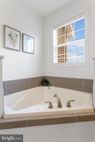 7660 GREEN RIDGE LN, Abbottstown, PA 17301