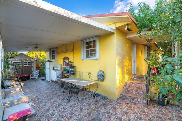 2029 NW 5th St, Miami, FL 33125