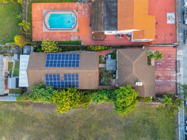 2029 NW 5th St, Miami, FL 33125