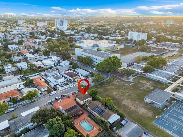 2029 NW 5th St, Miami, FL 33125