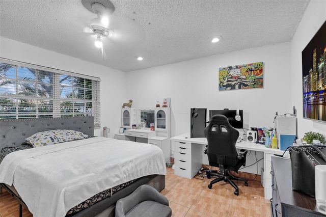 2029 NW 5th St, Miami, FL 33125