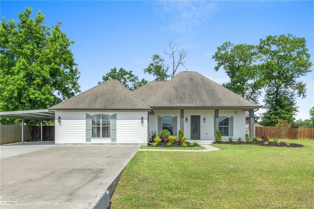 4179 Camryn Road, Lake Charles, LA 70611