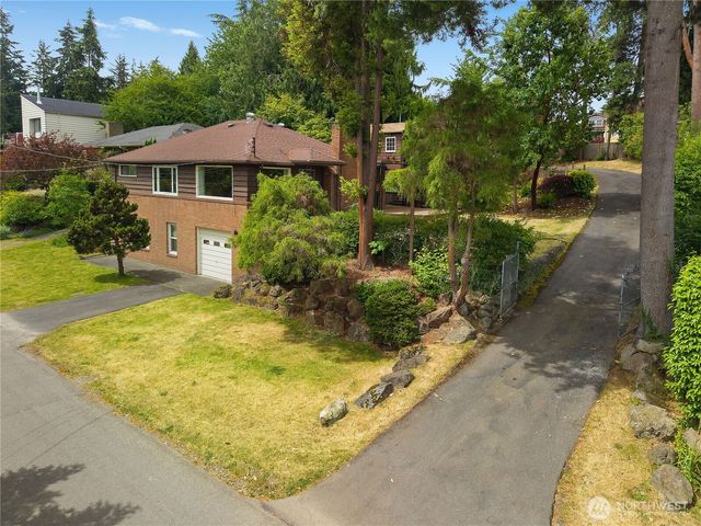 10323 48th Avenue NE, Seattle, WA 98125