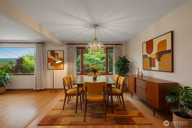 10323 48th Avenue NE, Seattle, WA 98125