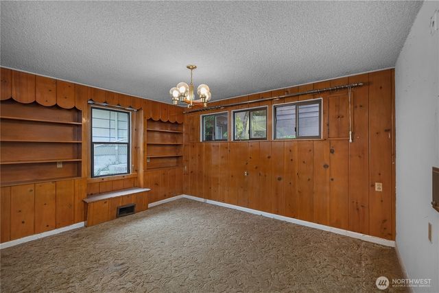 10323 48th Avenue NE, Seattle, WA 98125