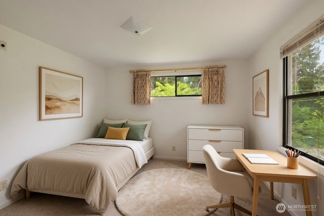 10323 48th Avenue NE, Seattle, WA 98125