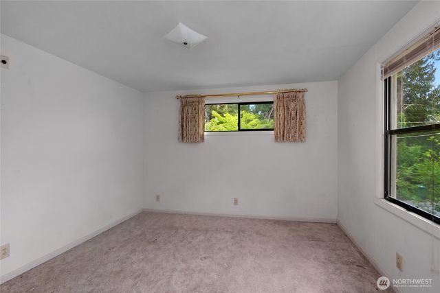 10323 48th Avenue NE, Seattle, WA 98125