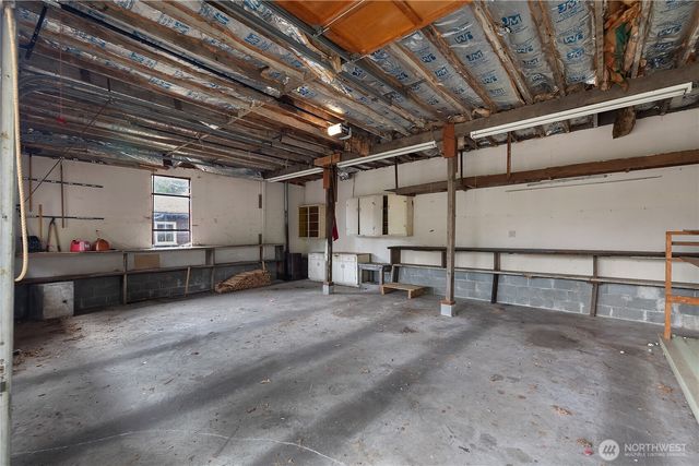 10323 48th Avenue NE, Seattle, WA 98125