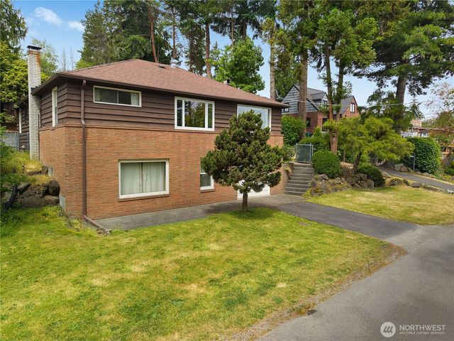 10323 48th Avenue NE, Seattle, WA 98125
