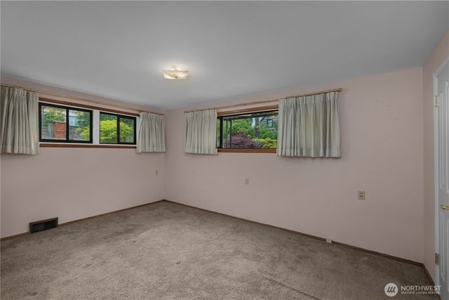 10323 48th Avenue NE, Seattle, WA 98125