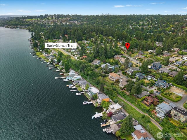 10323 48th Avenue NE, Seattle, WA 98125
