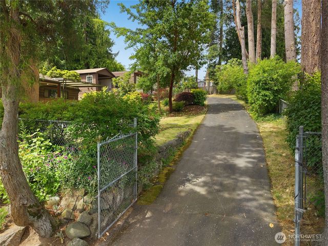 10323 48th Avenue NE, Seattle, WA 98125