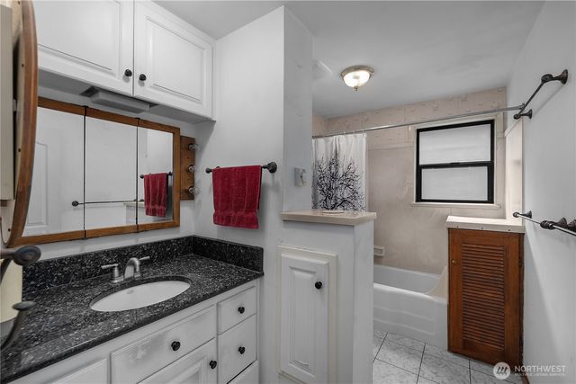 10323 48th Avenue NE, Seattle, WA 98125