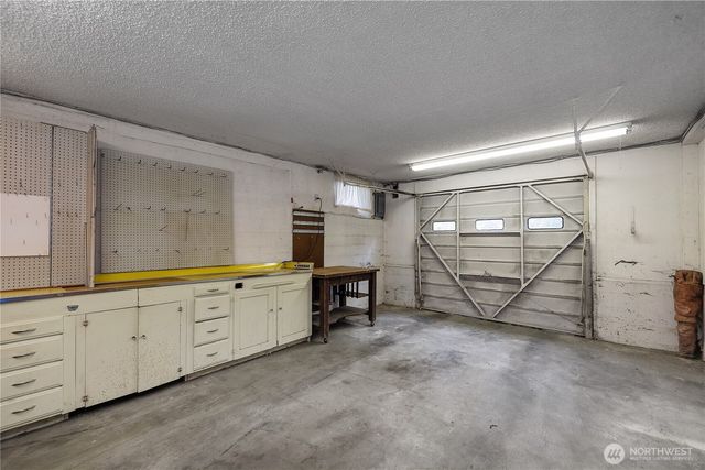 10323 48th Avenue NE, Seattle, WA 98125
