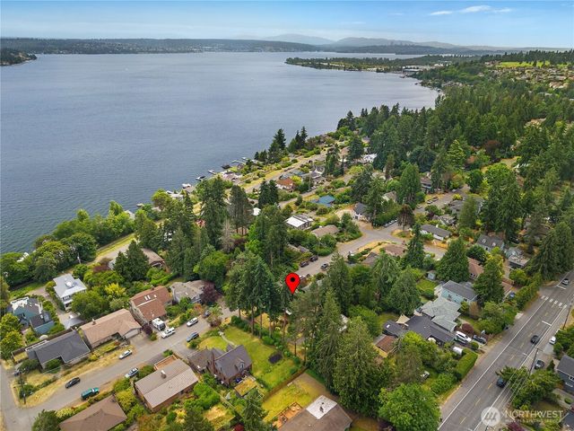10323 48th Avenue NE, Seattle, WA 98125