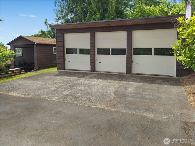 10323 48th Avenue NE, Seattle, WA 98125