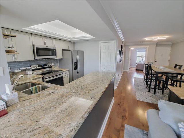 5830 Trailwinds DR 814, Fort Myers, FL 33907