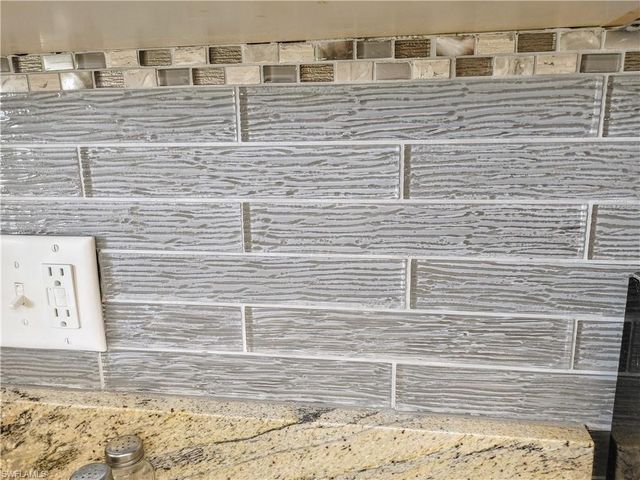 5830 Trailwinds DR 814, Fort Myers, FL 33907