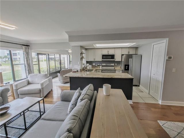 5830 Trailwinds DR 814, Fort Myers, FL 33907