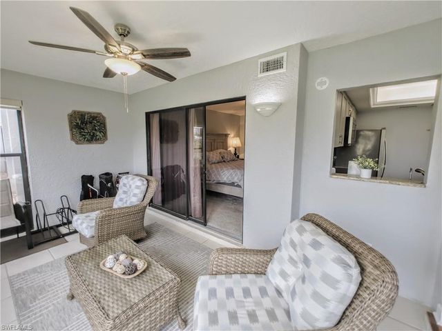 5830 Trailwinds DR 814, Fort Myers, FL 33907