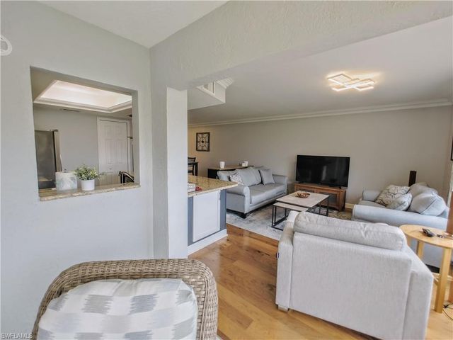 5830 Trailwinds DR 814, Fort Myers, FL 33907