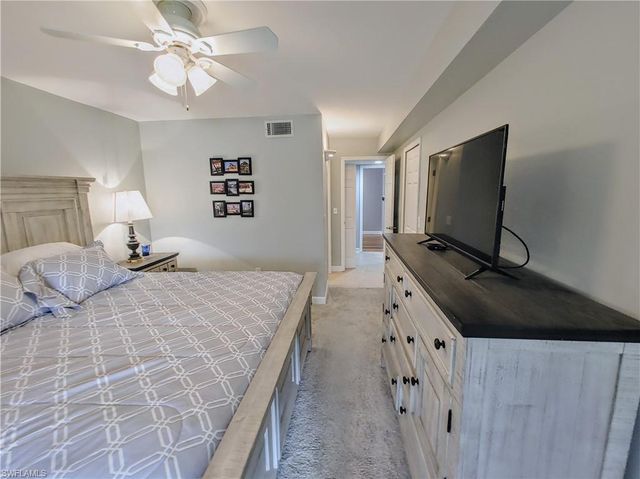 5830 Trailwinds DR 814, Fort Myers, FL 33907