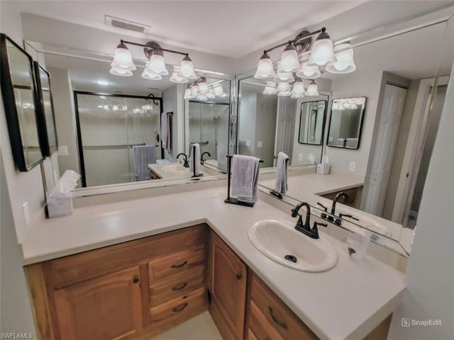 5830 Trailwinds DR 814, Fort Myers, FL 33907