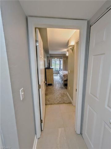 5830 Trailwinds DR 814, Fort Myers, FL 33907