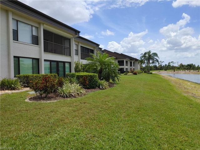 5830 Trailwinds DR 814, Fort Myers, FL 33907