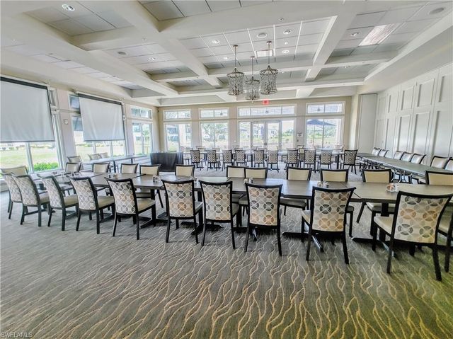 5830 Trailwinds DR 814, Fort Myers, FL 33907