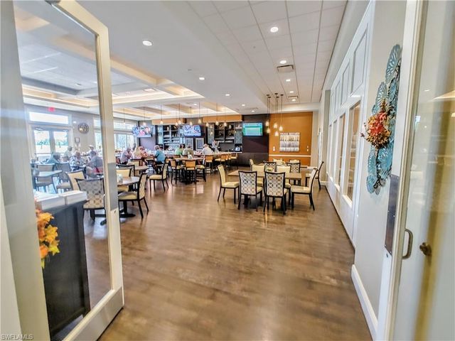 5830 Trailwinds DR 814, Fort Myers, FL 33907