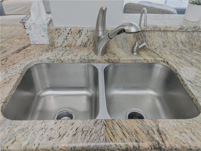 5830 Trailwinds DR 814, Fort Myers, FL 33907