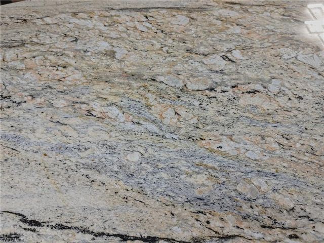 5830 Trailwinds DR 814, Fort Myers, FL 33907