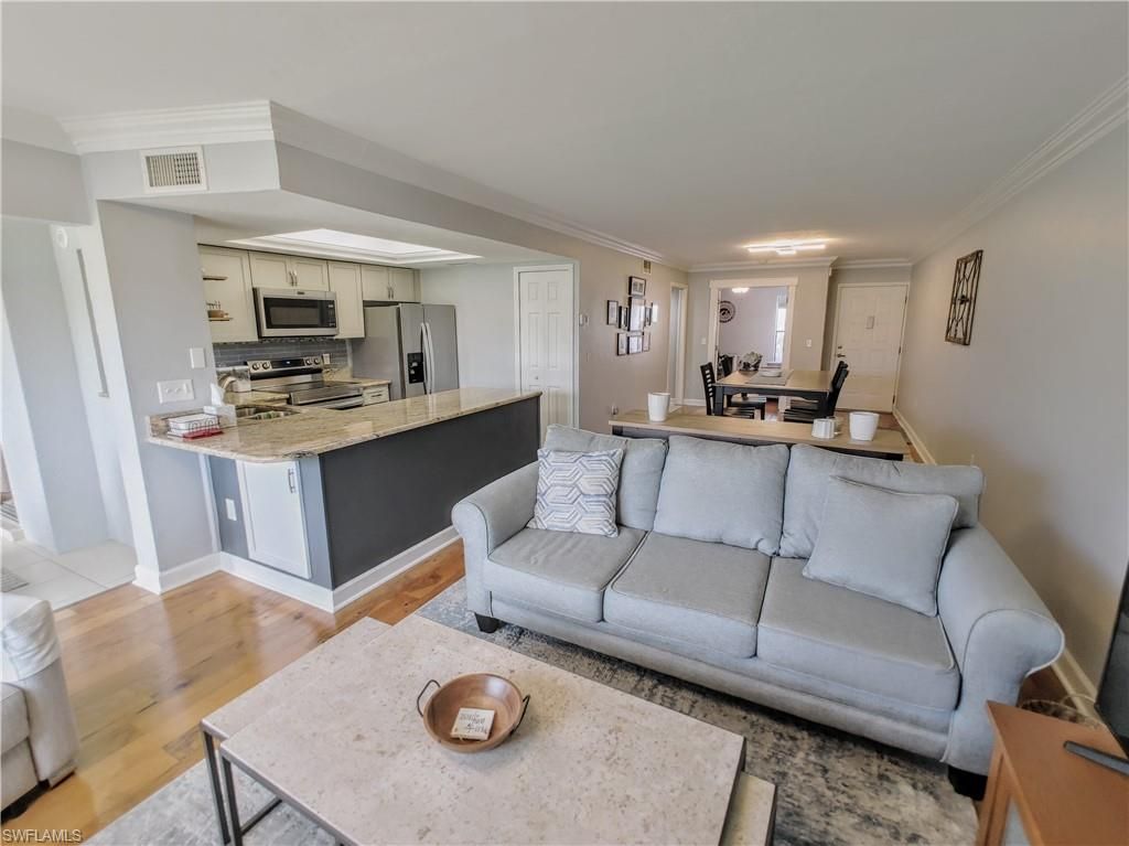 5830 Trailwinds DR 814, Fort Myers, FL 33907