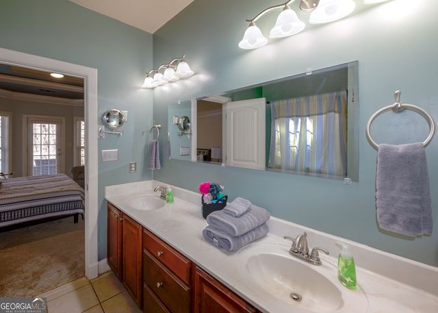 29 Cove HBR, Lavonia, GA 30553