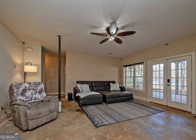 29 Cove HBR, Lavonia, GA 30553