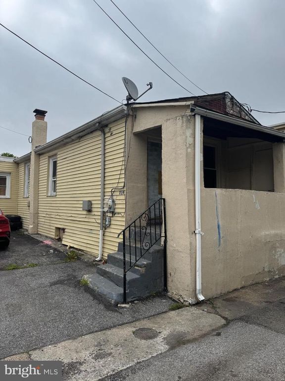 719 MILL ST, Chester, PA 19013