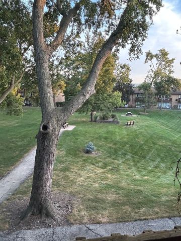 2209 Arbor Circle 25, Downers Grove, IL 60515