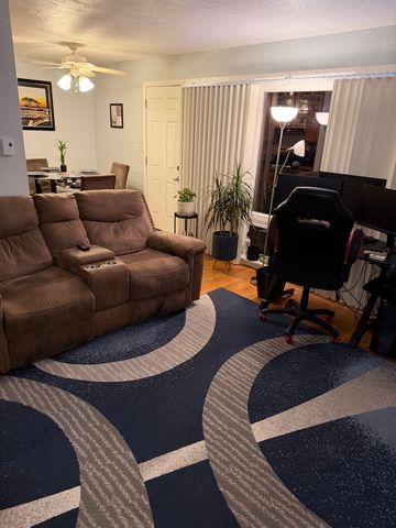 2209 Arbor Circle 25, Downers Grove, IL 60515