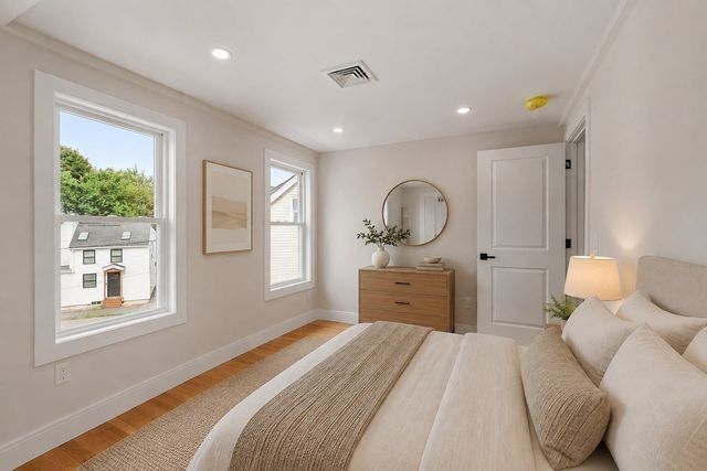 11 Hovey St, Woburn, MA 01801